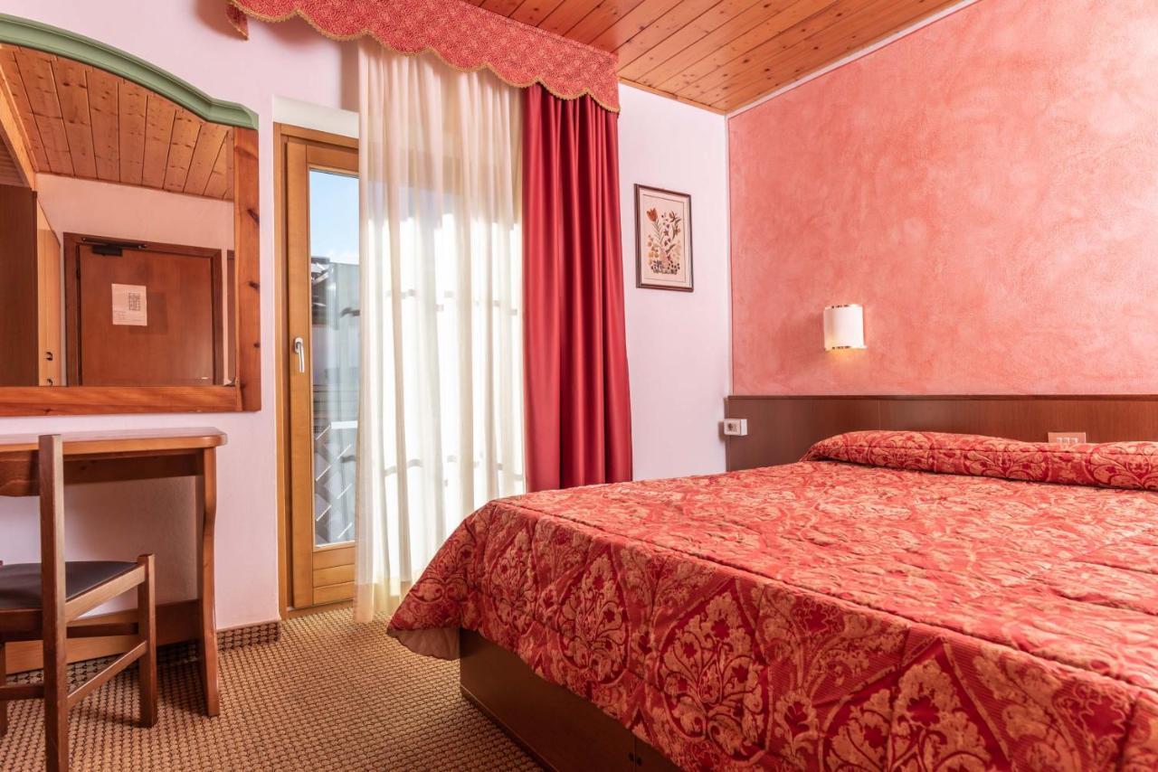 Hotel Italo Madonna di Campiglio Exterior photo