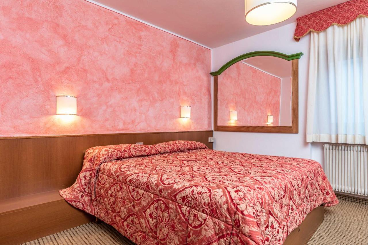 Hotel Italo Madonna di Campiglio Exterior photo