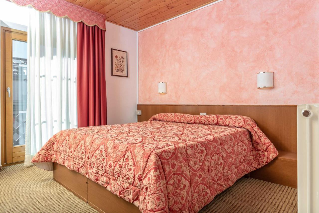 Hotel Italo Madonna di Campiglio Exterior photo