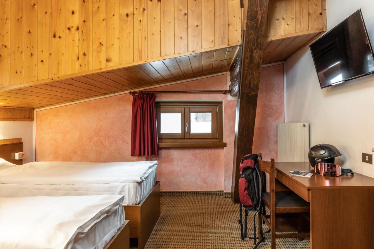 Hotel Italo Madonna di Campiglio Exterior photo